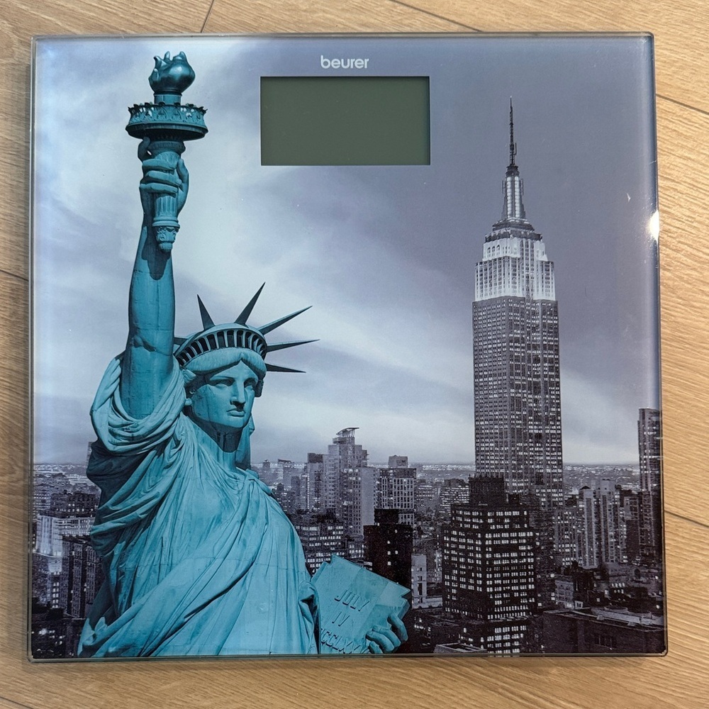 Digital Scale with New York City Design - Blue and Gray